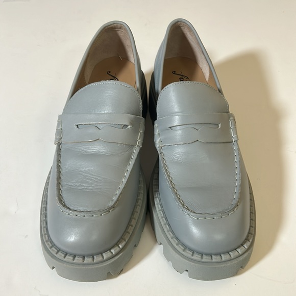 Free People Lyra Lug Sole Loafer Women's size 9.5 or 39.5 EU. Tried on not worn. - Picture 2 of 6